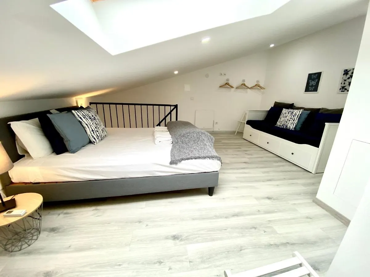 House Of Comfort Duplex Apartment I Lisbon City Center
